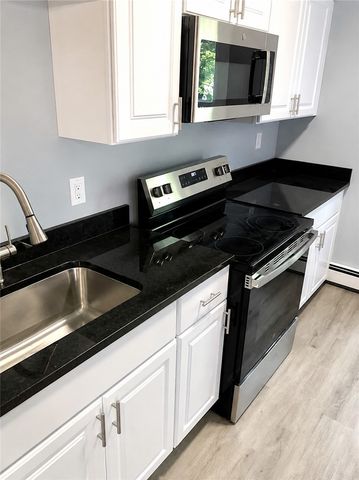 392 Carrington Avenue, Woonsocket, RI 02895