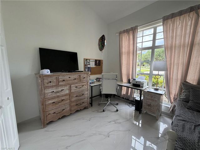 7786 Scarlet CT, Naples, FL 34104