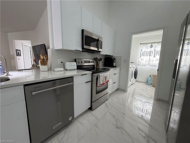 7786 Scarlet CT, Naples, FL 34104