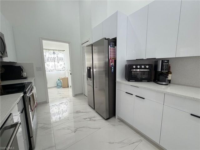 7786 Scarlet CT, Naples, FL 34104