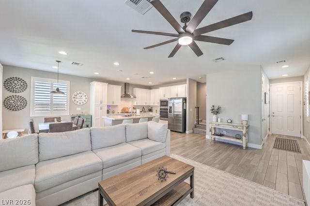 1038 WILLIAMTOWN Avenue, North Las Vegas, NV 89084