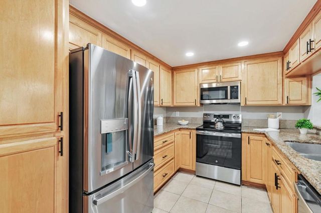 751 Williamsburg Way, Gilroy, CA 95020