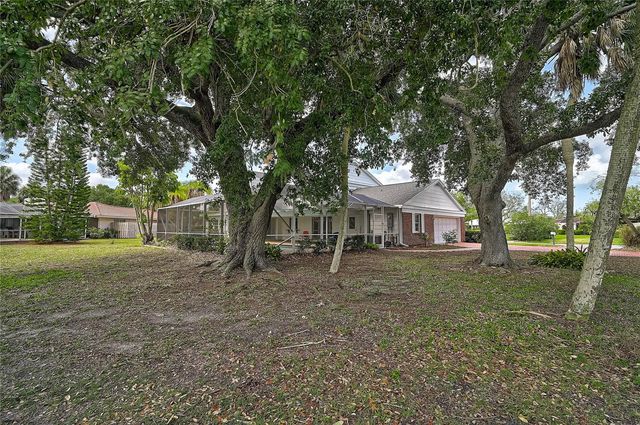 3215 PINE VALLEY DRIVE, Sarasota, FL 34239