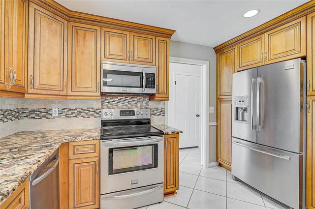 3215 PINE VALLEY DRIVE, Sarasota, FL 34239