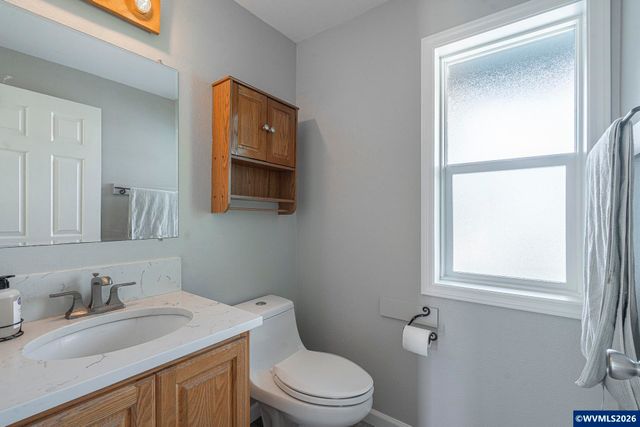 327 Broad St S, Monmouth, OR 97361
