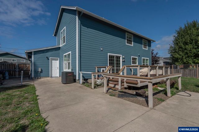 327 Broad St S, Monmouth, OR 97361