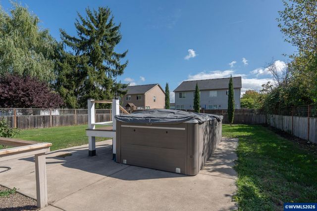 327 Broad St S, Monmouth, OR 97361