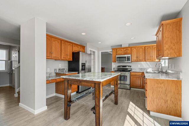 327 Broad St S, Monmouth, OR 97361