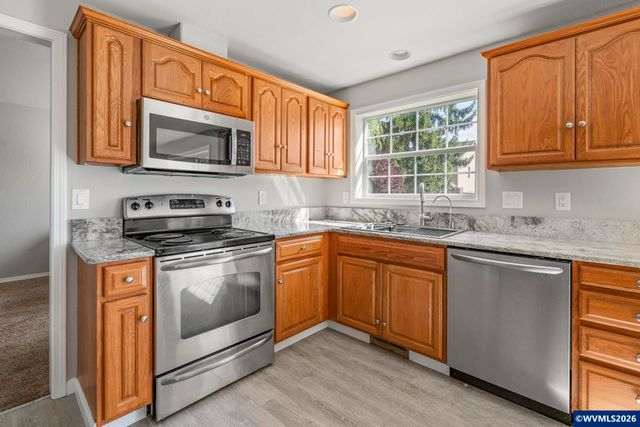 327 Broad St S, Monmouth, OR 97361