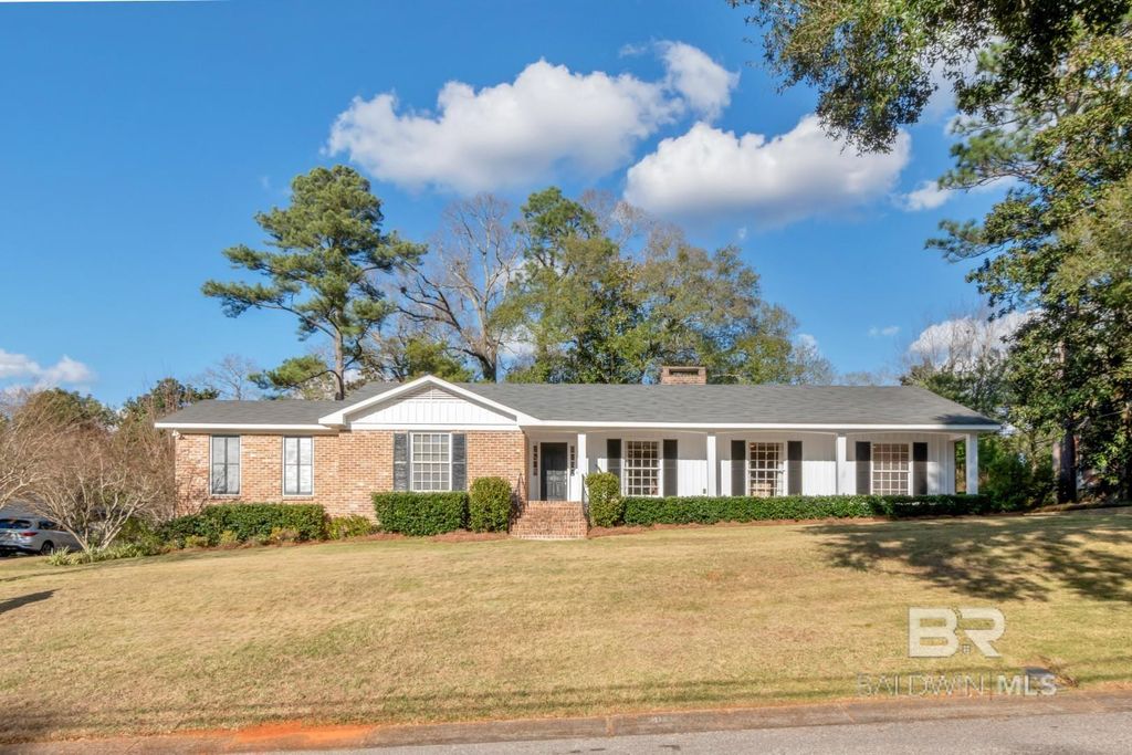4120 Ursuline Drive, Mobile, AL 36608