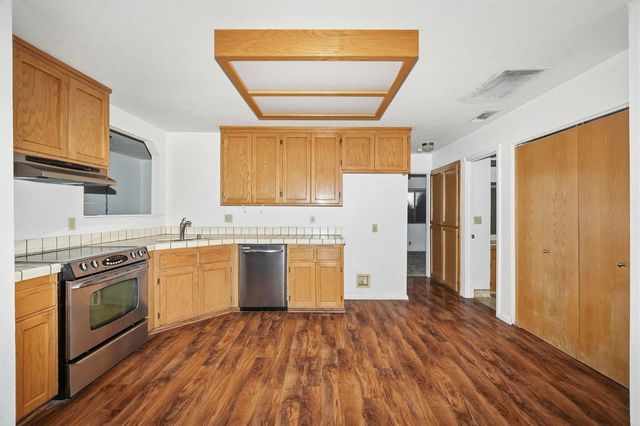 2725 Yuma Ct, Cameron Park, CA 95682