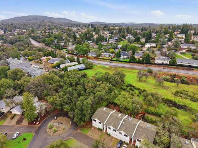 2725 Yuma Ct, Cameron Park, CA 95682