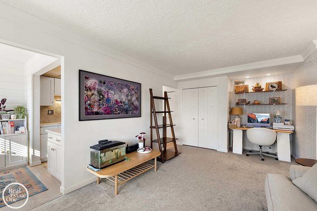225 Riviera Drive, St Clair Shores, MI 48080