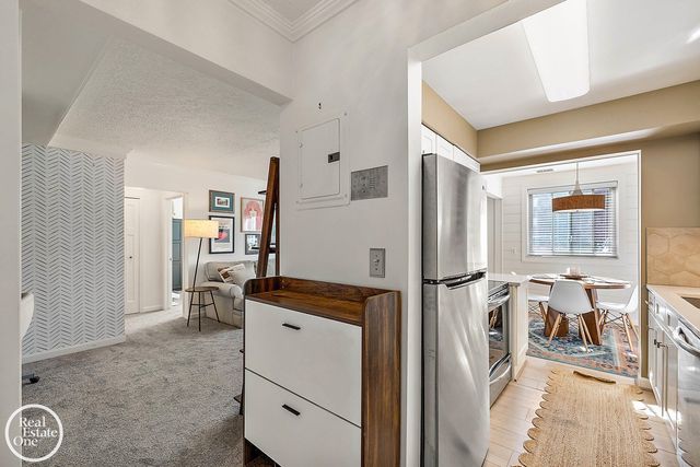 225 Riviera Drive, St Clair Shores, MI 48080