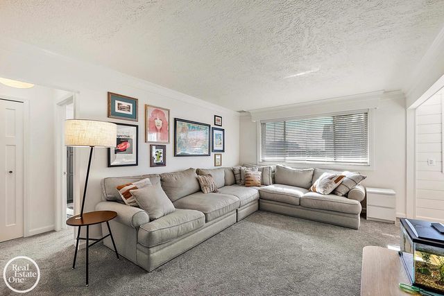 225 Riviera Drive, St Clair Shores, MI 48080