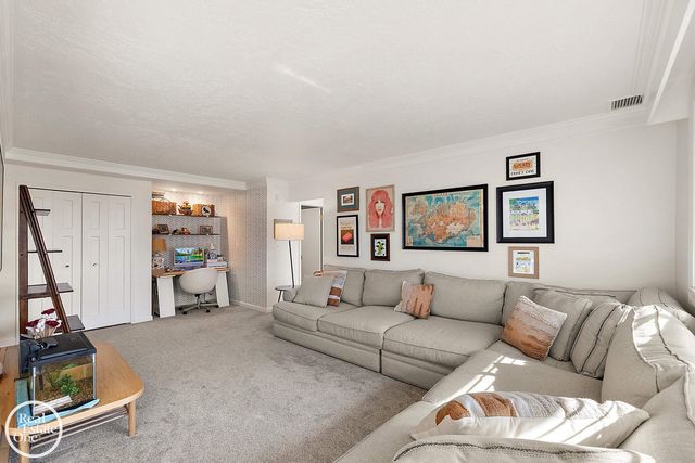 225 Riviera Drive, St Clair Shores, MI 48080