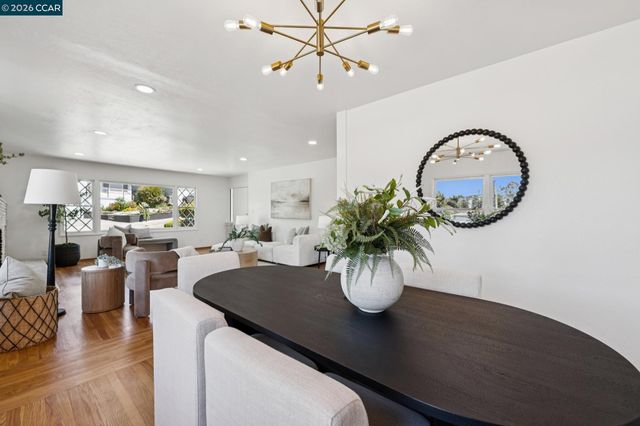 4034 Rusting Ave, Oakland, CA 94605