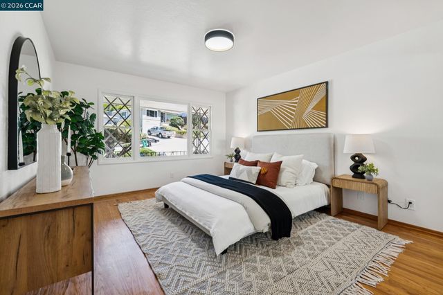 4034 Rusting Ave, Oakland, CA 94605
