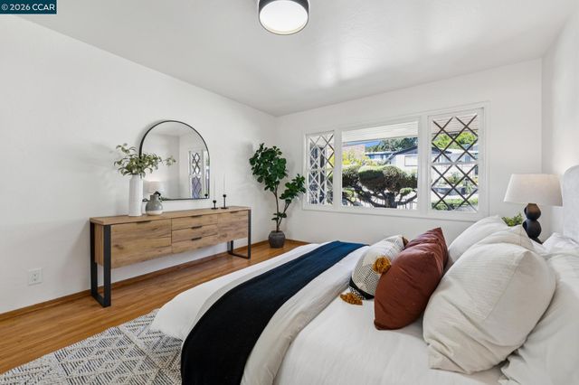 4034 Rusting Ave, Oakland, CA 94605
