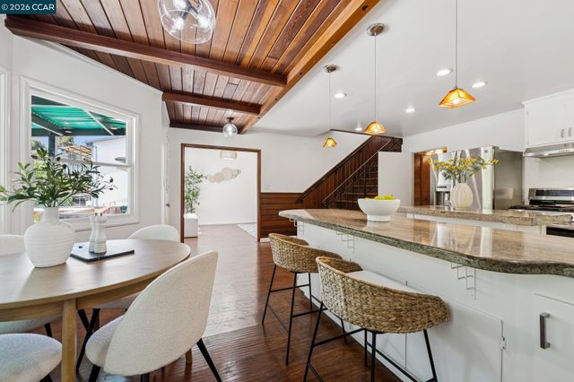 4034 Rusting Ave, Oakland, CA 94605