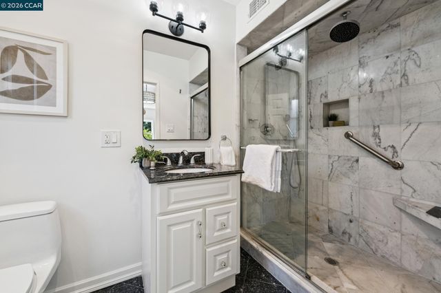 4034 Rusting Ave, Oakland, CA 94605