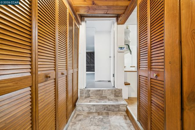 4034 Rusting Ave, Oakland, CA 94605