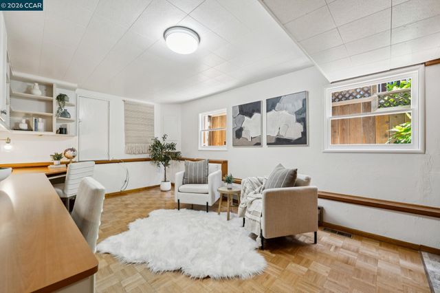 4034 Rusting Ave, Oakland, CA 94605