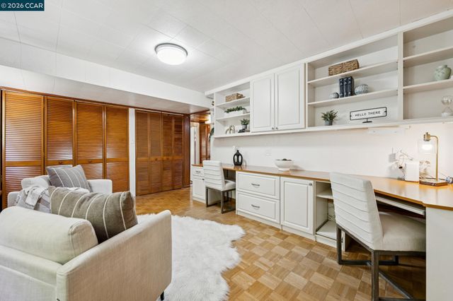 4034 Rusting Ave, Oakland, CA 94605