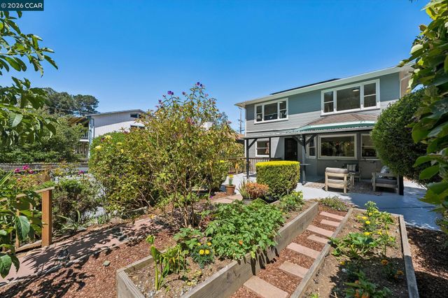 4034 Rusting Ave, Oakland, CA 94605
