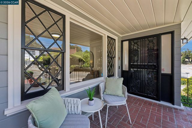 4034 Rusting Ave, Oakland, CA 94605