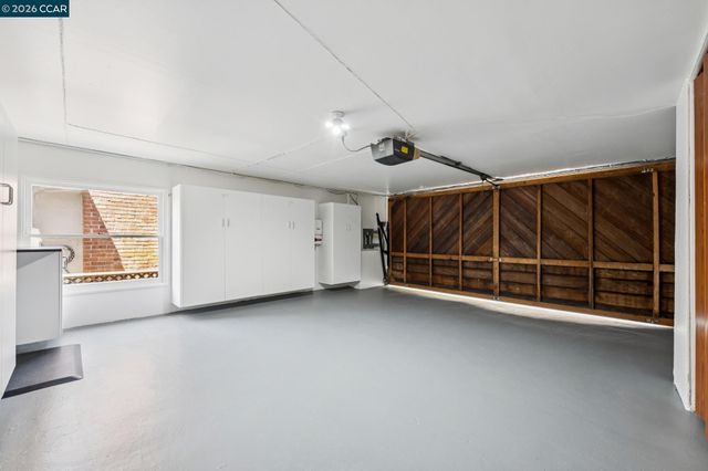 4034 Rusting Ave, Oakland, CA 94605