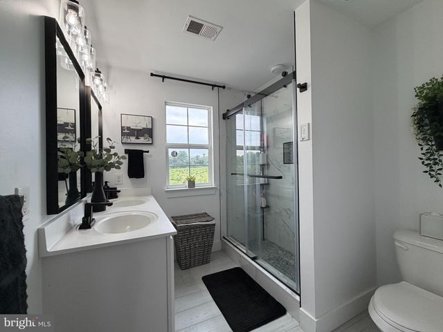 124 NICHOLAS CT, New Castle, DE 19720