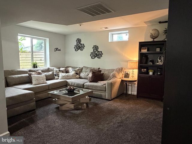 124 NICHOLAS CT, New Castle, DE 19720