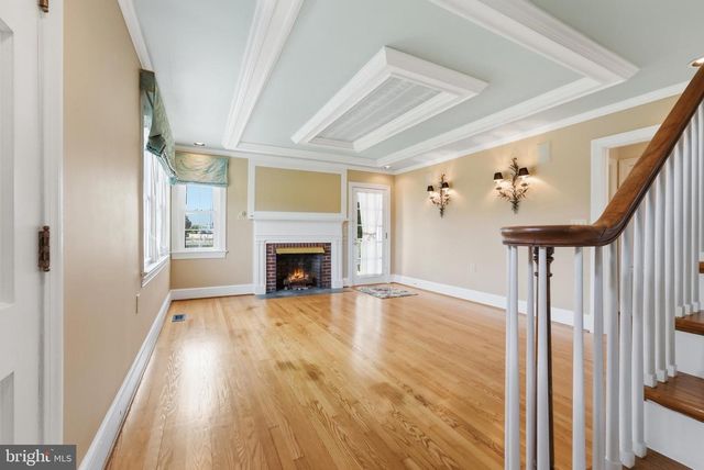 6117 S F T VALLEY RD, Etlan, VA 22719