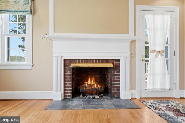 6117 S F T VALLEY RD, Etlan, VA 22719