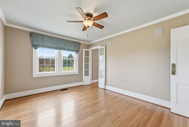6117 S F T VALLEY RD, Etlan, VA 22719