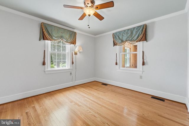 6117 S F T VALLEY RD, Etlan, VA 22719