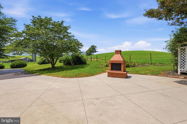 6117 S F T VALLEY RD, Etlan, VA 22719