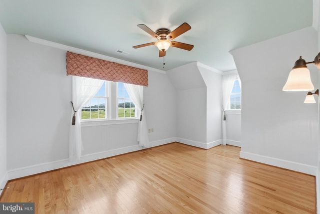 6117 S F T VALLEY RD, Etlan, VA 22719