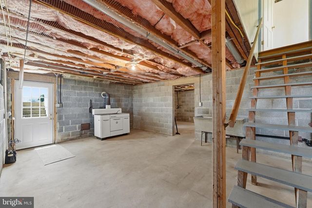 6117 S F T VALLEY RD, Etlan, VA 22719