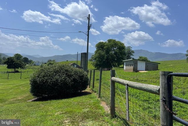 6117 S F T VALLEY RD, Etlan, VA 22719