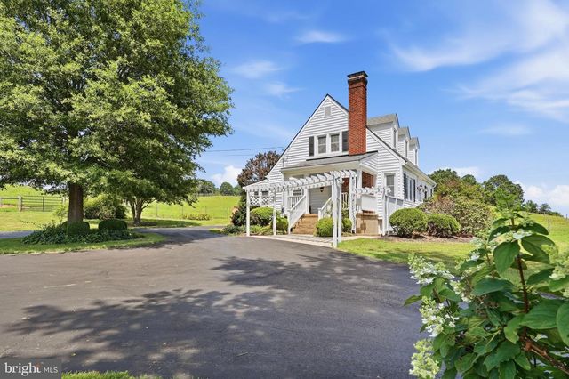 6117 S F T VALLEY RD, Etlan, VA 22719