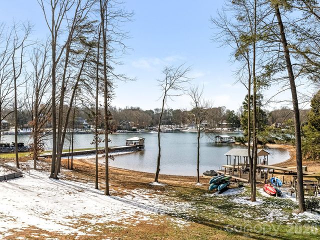 354 Catalina Drive 24, Mooresville, NC 28117