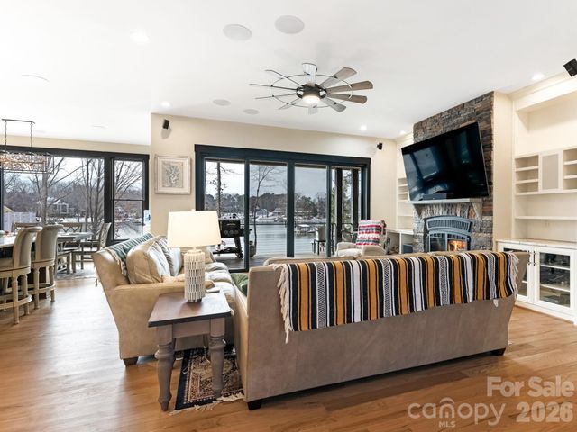 354 Catalina Drive 24, Mooresville, NC 28117