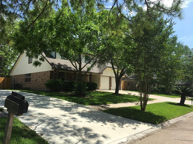 5115 Tashkent Drive, Friendswood, TX 77546