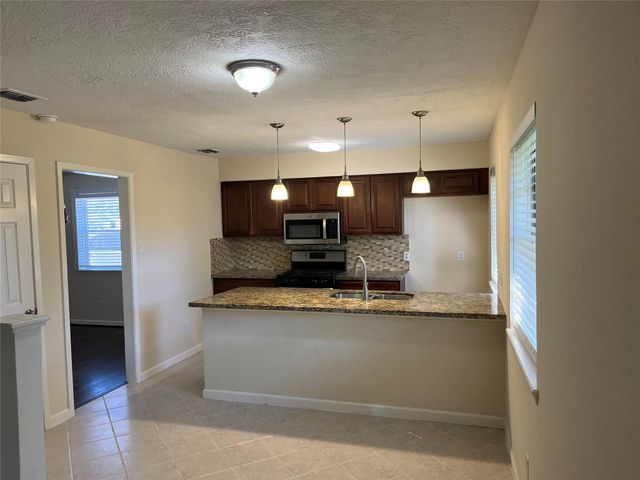 5115 Tashkent Drive, Friendswood, TX 77546