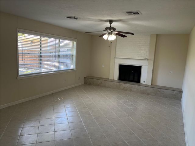 5115 Tashkent Drive, Friendswood, TX 77546