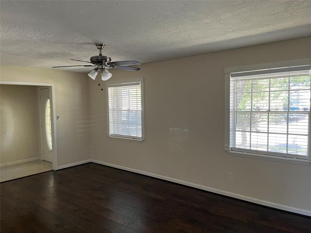 5115 Tashkent Drive, Friendswood, TX 77546