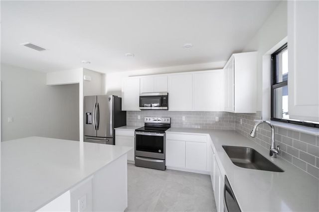 5196 Jasper Square, Vero Beach, FL 32967