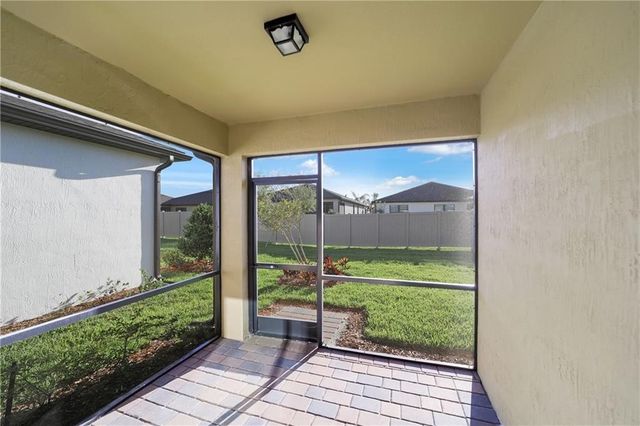 5196 Jasper Square, Vero Beach, FL 32967